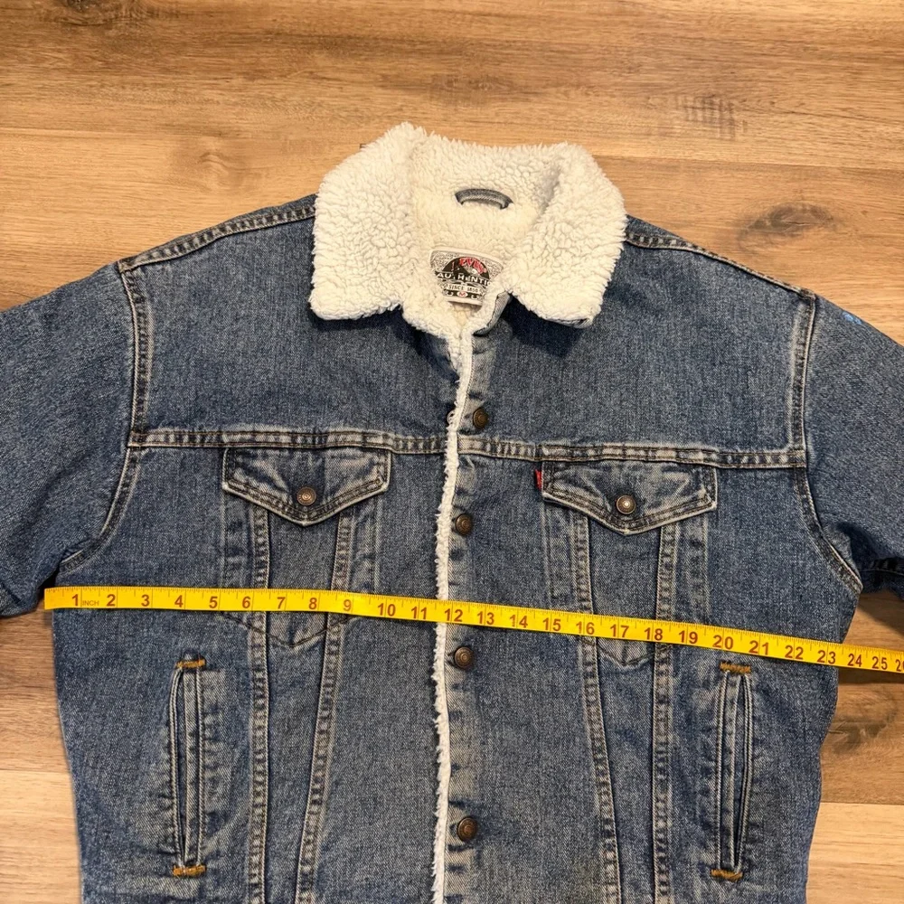 Vintage Levi’s Sherpa Lined Denim Trucker Jacket Mens M blue USA made western